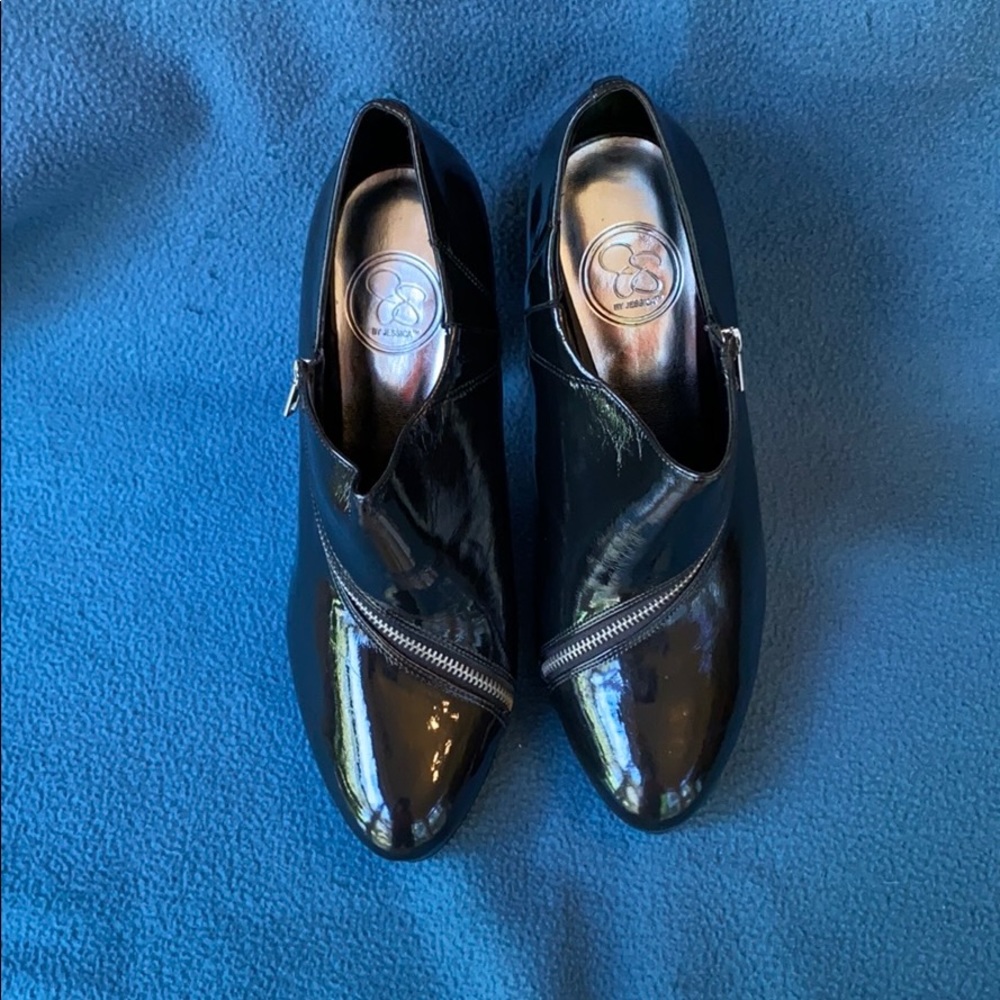 High heel shoes